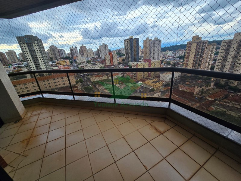 Apartamento para alugar com 3 quartos - Foto 1